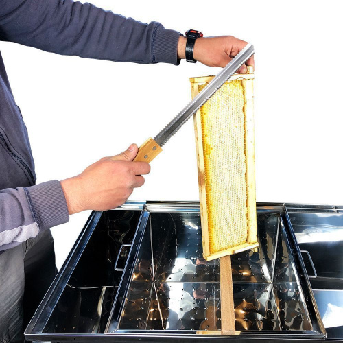 Стол для распечатывания медовых рамок, длина 1,5 м, толщина 0,5 мм.