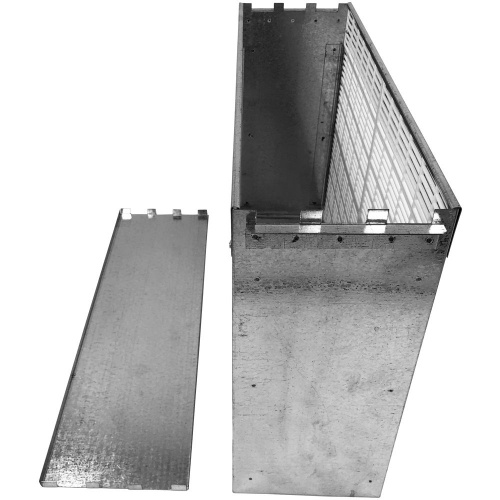 Изолятор на 3 рамки Дадан с боковой частью из пластиковой ганемановской решетки